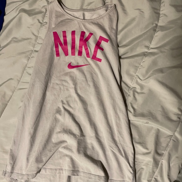 Active wear tank tops - Picture 2 of 8